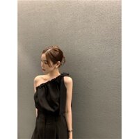 Áo lụa suông lệch vai nhún gắn dây nơ