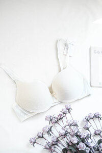 Áo ngực Lovely 176 mút vừa - trắng - 38