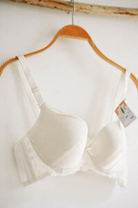 Áo ngực Lovely mút mỏng 4 móc - Trắng - 36