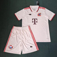 Áo người hâm mộ Bộ người lớn 24 / 25 Bayern Munich Trắng Áo bóng đá thứ 3 và Quần short Hàng tồn kho KÍCH THƯỚC S-2XL