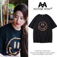 Áo phông đen mặt cười Lưu Diệc Phi