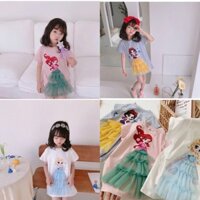 Áo phông in hoạ tiết công chúa kèm chân váy ren lưới gắn nổi cho bé gái (N746)