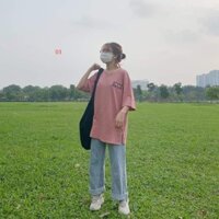 áo phông tay lỡ quần bò ống rộng