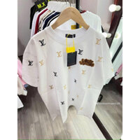 Áo Phông Thêu Hoa Lờ Vê Kín Áo Đáp Túi Da Nâu Hai Màu 2025