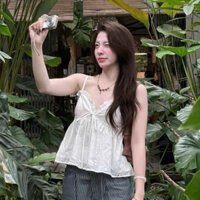 Áo ren hai dây bèo ngực chất thô đục lỗ, áo hai dây đi biển chất xô hoa cúc mềm mát dáng rộng babydooll phối nơ ngực