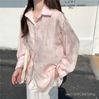 Áo sơ mi dài tay nhuộm cà vạt màu hồng nhạt nhẹ nhàng màu hồng phong cách Hàn Quốc mùa hè mới 2024