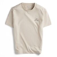 Áo T shirt họa tiết thêu logo Mountain Texture FSTS016
