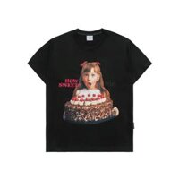 Áo thun Acmé de la vie - ADLV BABY FACE CHOCOLATE CAKE GIRL LETTERING BLACK