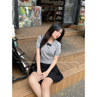 Áo thun cổ sen đính nơ