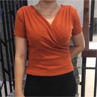 Áo thun cổ tim đắp chéo tay ngắn