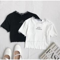 áo thun croptop nữ tay ngắn không cổ thêu chữ viền ren nổi bật