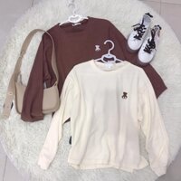 Áo thun dài tay họa tiết gấu ở ngực trẻ trung dài tay