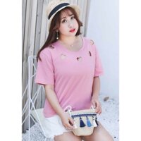 Áo thun màu hồng cổ đục lỗ trái tim size lớn