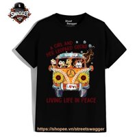 Áo thun Nam Nữ A Girl and Her Leopard Gecko Living Life in Peace Light Tee Shirt