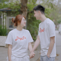 Áo Thun Nam Nữ Cặp Đôi DoyTa Local Brand Unisex, Áo Thun Đôi Màu Trắng Chữ Doyta Ngang Ngực - DT01