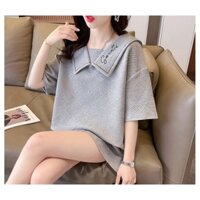 Áo thun nữ - Dáng dài Form rộng thiết kế Cổ búp bê thêu chữ mẫu mới