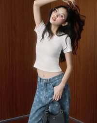 Áo thun ôm basic cổ V