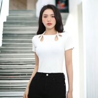 Áo thun phông nữ trắng cổ tròn kiểu khoét ngực đính khuy hoa cột dây cổ sau