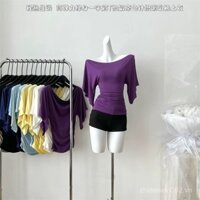 Áo thun tay loe màu trà sữa, kiểu dáng nhẹ nhàng, độ co giãn cao, vừa vặn, không vai