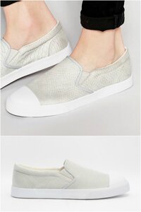 Asos slip on da rắn ghi mũi trắng