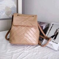 Ba lô trần tam giác nắp lửng vuông phối xích (hình shop tự chụp)