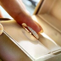 Bạc 925 dát Moissanite Kim Cương Đơn Giản Nhẫn Kim Cương Nữ Châu Âu Mỹ Phong Cách Phù Hợp Với Nhẫn Chữ Thập Tinh Tế Nhẫn Cặp Đôi