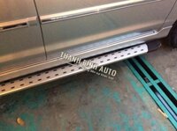 Bậc bệ bước chân xe Innova