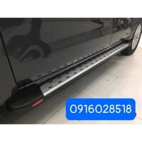 Bậc cửa, ốp lên xuống xe innova 2017-2023 hợp kim nhôm chắc chắn