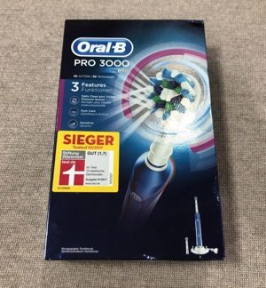 Bàn chải đánh răng điện Oral-B Pro 3000