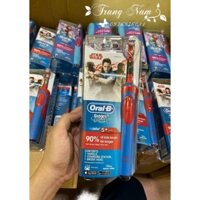 Bàn chải, đầu bàn chải điện Oral B bé trai