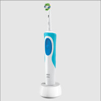 Bàn Chải Điện Oral-B Vitality Plus FlossAction hỗ trợ làm sạch, thâm nhập sâu giữa các kẽ răng, quét sạch mảng bám