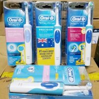 Bàn chải điện OralB