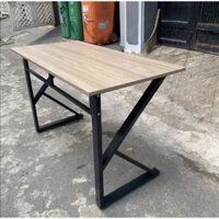 Bàn chữ K. Kích thước D100 x R48 x C75cm. Khung sắt sơn tĩnh điện