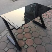 Bàn chữ Z kính cường lực