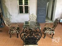 bàn ghế đồng đúc