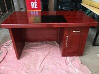 Bàn giám đốc 1m4 màu Nâu sơn pu có hộc