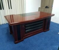 Bàn giám đốc giá rẻ sọc ngang  – AMTH 18