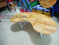 Bàn gỗ mầm non chân xếp gọn được