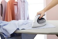 Bàn là hơi nước Toshiba TA-FV560 thiết kế không dây, khử khuẩn