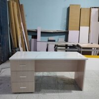 Bàn làm việc nhựa đài Loan