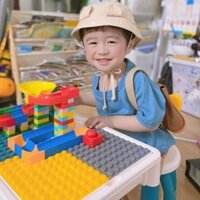 Bàn Lego Lắp Ghép Đa Năng 110 chi tiết, có ngăn kéo kèm ghế cho bé lắp ráp lego thoải mái sáng tạo
