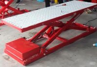 BÀN NÂNG XE MÁY ÂM NỀN