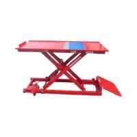 Bàn nâng xe máy cơ, bàn nâng sửa xe máy đạp chân, dương nền SPRO BNXMC, sức nâng 180 kg - Thiết bị Spro