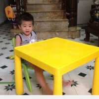 Bàn nhựa cho bé( 1 bàn và 1 ghế)