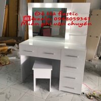 Bàn trang điểm gắn đèn led