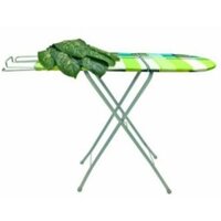 Bàn ủi đồ kiểu đứng có giá đỡ bàn ủi.