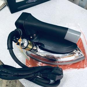 Bàn ủi hơi nước công nghiệp bình treo Pelican PEN550