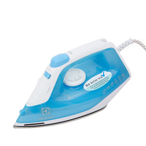 Bàn ủi hơi nước Electrolux ESI4017