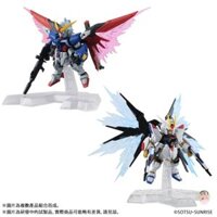 Bandai MOBILE SUIT ENSEMBLE DESTINY GUNDAM & FREEDOM GUNDAM WING OF LIGHT SET