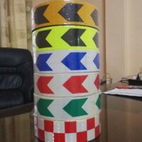 Băng dính phản quang mũi tên